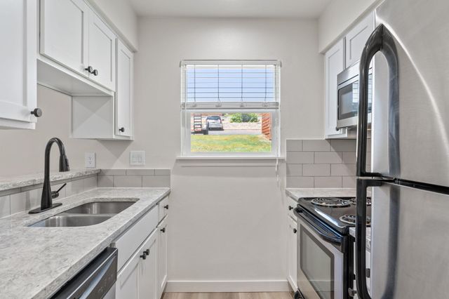 3819 Southway DR 220, Austin, TX 78704
