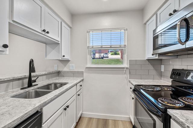 3819 Southway DR 220, Austin, TX 78704
