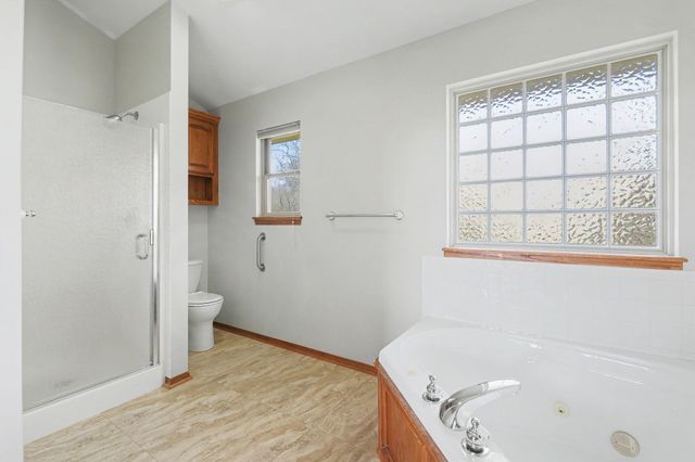 542 E Cheyenne Ct, Kechi, KS 67067