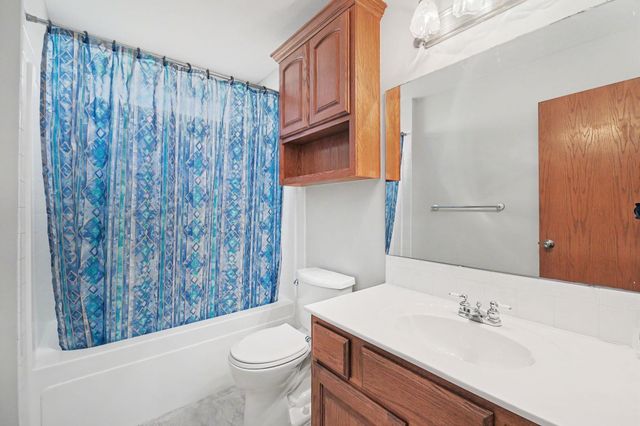 542 E Cheyenne Ct, Kechi, KS 67067