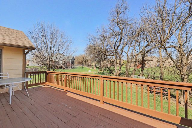 542 E Cheyenne Ct, Kechi, KS 67067