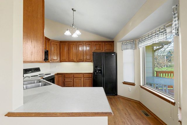 542 E Cheyenne Ct, Kechi, KS 67067