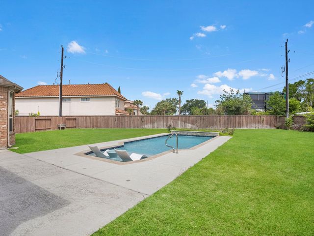 24910 Meadowthorn Crest Lane, Katy, TX 77494