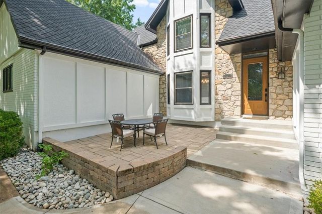 8230 W 99th Street, Overland Park, KS 66212