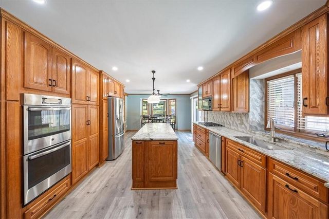 8230 W 99th Street, Overland Park, KS 66212