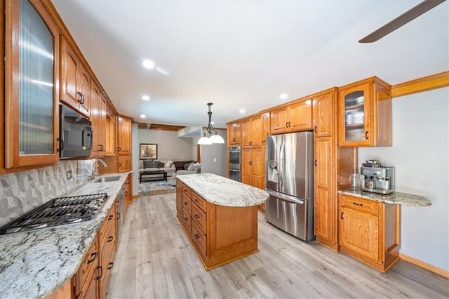8230 W 99th Street, Overland Park, KS 66212