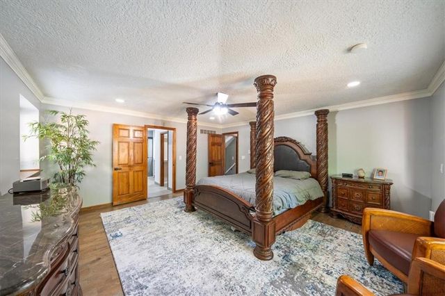 8230 W 99th Street, Overland Park, KS 66212