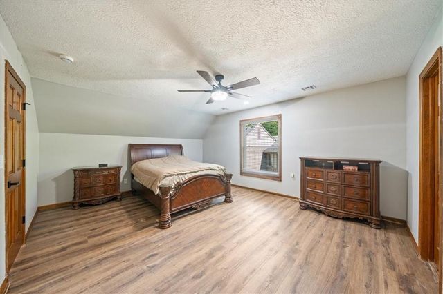 8230 W 99th Street, Overland Park, KS 66212