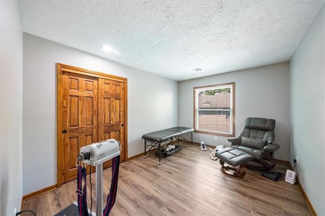 8230 W 99th Street, Overland Park, KS 66212