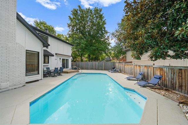 8230 W 99th Street, Overland Park, KS 66212