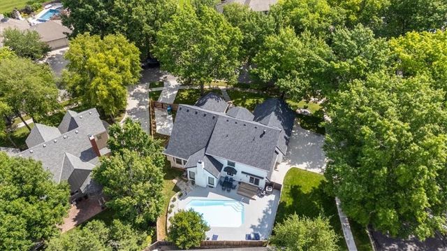 8230 W 99th Street, Overland Park, KS 66212