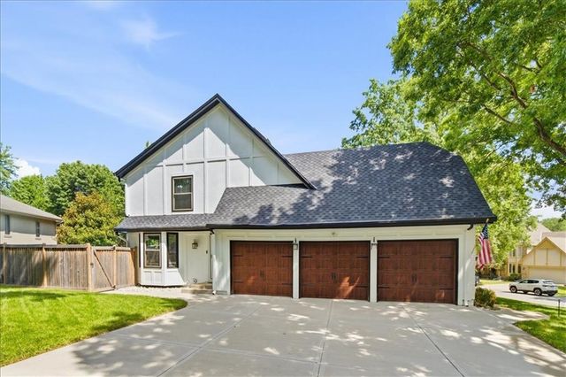 8230 W 99th Street, Overland Park, KS 66212