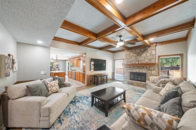 8230 W 99th Street, Overland Park, KS 66212