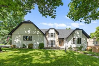 8230 W 99th Street, Overland Park, KS 66212