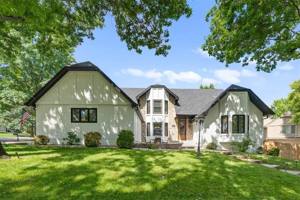8230 W 99th Street, Overland Park, KS 66212