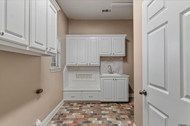 7681 Amite Church Rd, Denham Springs, LA 70706