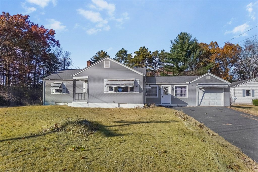 74 Valley Rd, Springfield, MA 01119