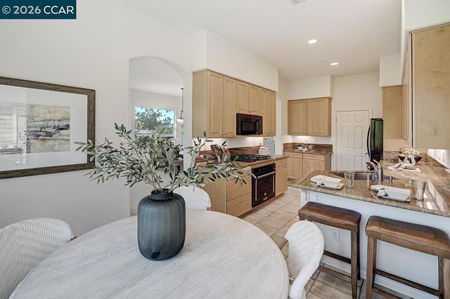 587 High Eagle Ct, Walnut Creek, CA 94595