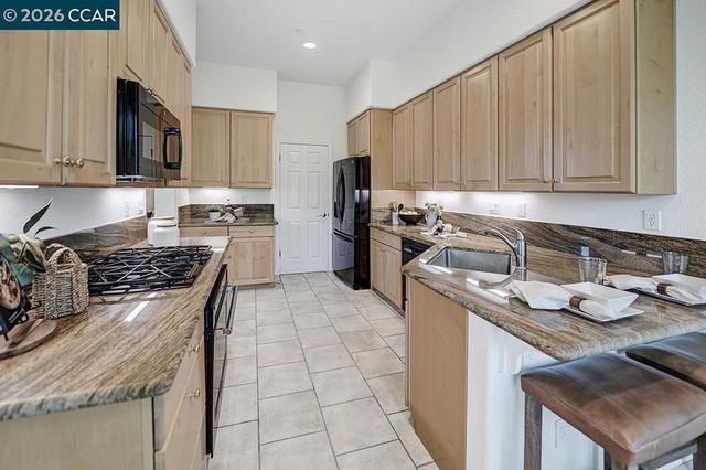 587 High Eagle Ct, Walnut Creek, CA 94595