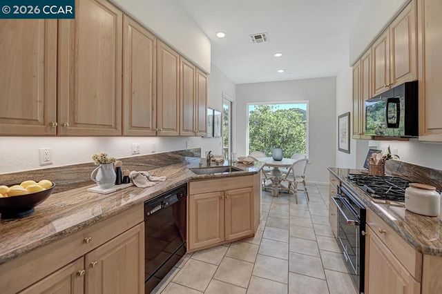 587 High Eagle Ct, Walnut Creek, CA 94595