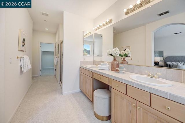 587 High Eagle Ct, Walnut Creek, CA 94595