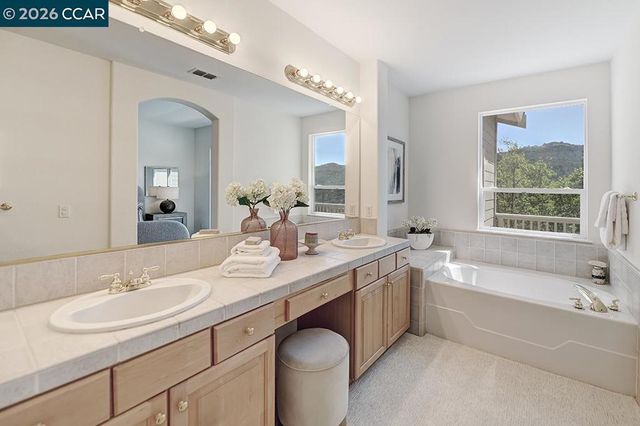 587 High Eagle Ct, Walnut Creek, CA 94595