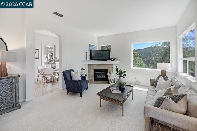 587 High Eagle Ct, Walnut Creek, CA 94595