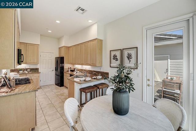 587 High Eagle Ct, Walnut Creek, CA 94595