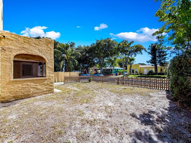 619 30th Street, West Palm Beach, FL 33407