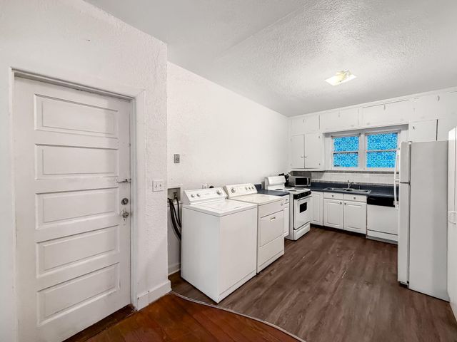 619 30th Street, West Palm Beach, FL 33407