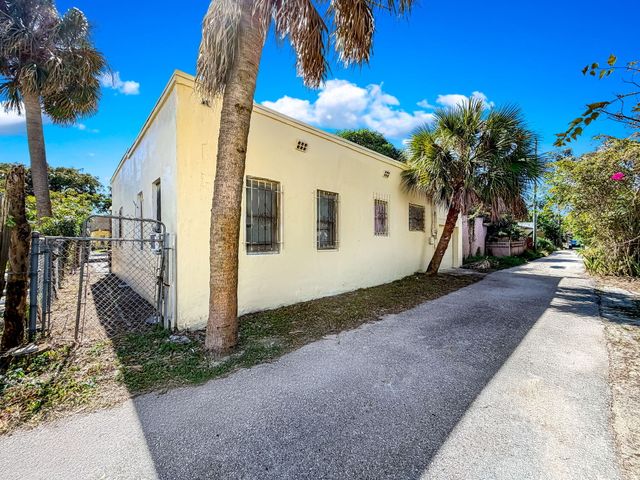 619 30th Street, West Palm Beach, FL 33407