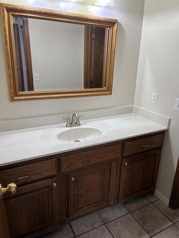 404 Amanda Drive, Yukon, OK 73099