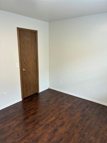 404 Amanda Drive, Yukon, OK 73099