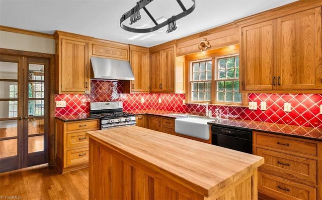 5264 Williard Road, Oak Ridge, NC 27310