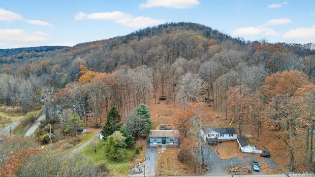 39 Peddler Hill Road, Monroe, NY 10950