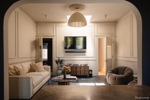 2564 Michigan Avenue, Detroit, MI 48216