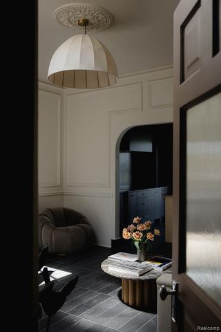 2564 Michigan Avenue, Detroit, MI 48216