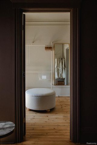 2564 Michigan Avenue, Detroit, MI 48216