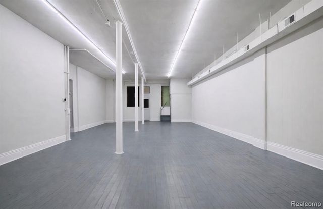 2564 Michigan Avenue, Detroit, MI 48216