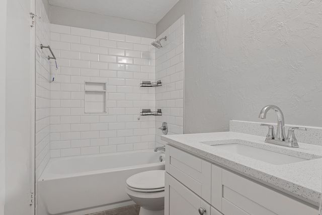 3420 Country Club Drive W 214, Irving, TX 75038