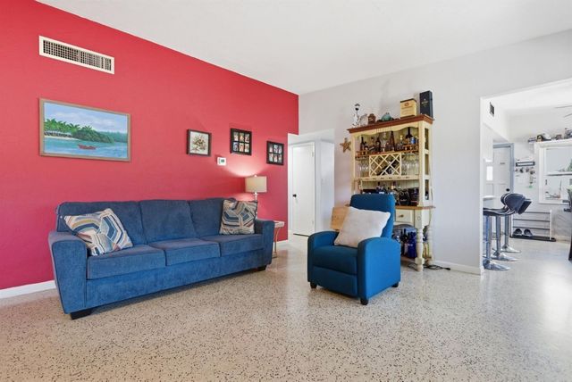 5126 104TH STREET N, St Petersburg, FL 33708