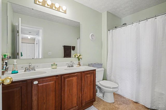7565 Turnberry Court, Maineville, OH 45039