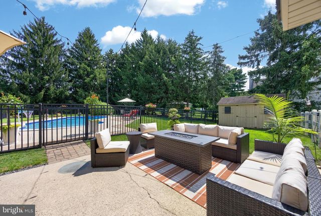 1340 BARTON DR, Fort Washington, PA 19034