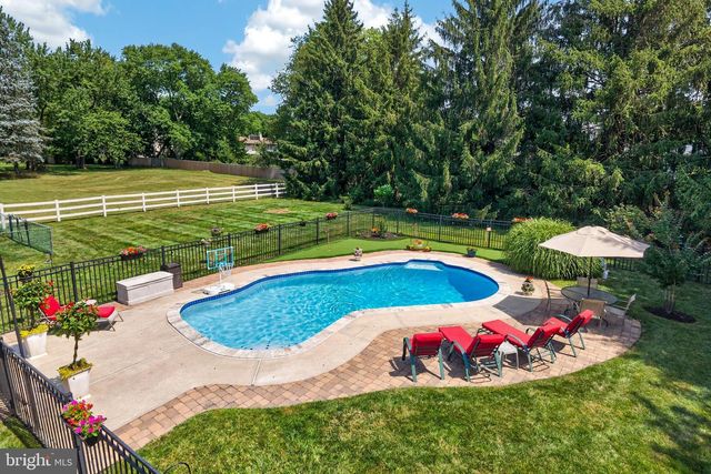 1340 BARTON DR, Fort Washington, PA 19034