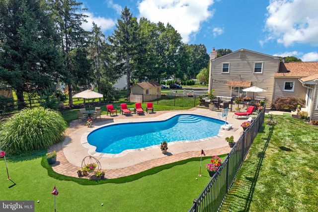 1340 BARTON DR, Fort Washington, PA 19034