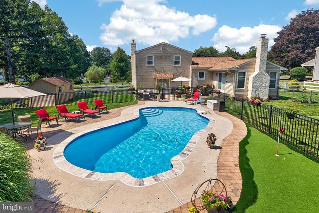 1340 BARTON DR, Fort Washington, PA 19034