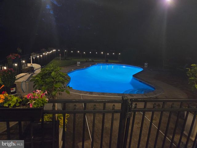 1340 BARTON DR, Fort Washington, PA 19034