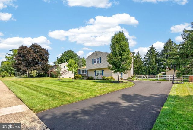 1340 BARTON DR, Fort Washington, PA 19034