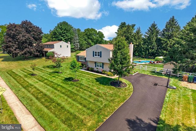 1340 BARTON DR, Fort Washington, PA 19034