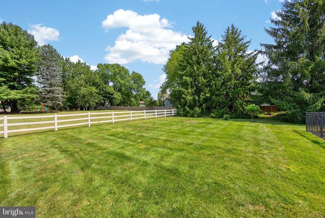 1340 BARTON DR, Fort Washington, PA 19034